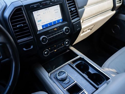 Used 2020 Ford Expedition Max Limited w/ Equipment Group 301A image 9