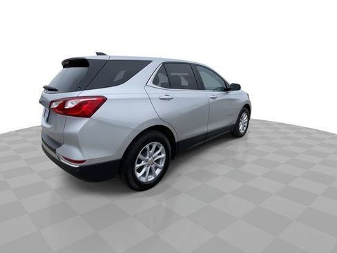 Used 2021 Chevrolet Equinox LT image 2