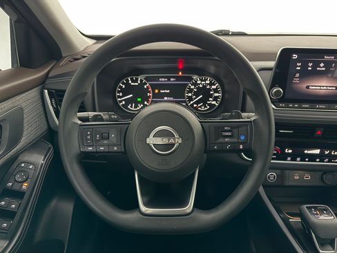 Used 2022 Nissan Rogue SV FWD image 25