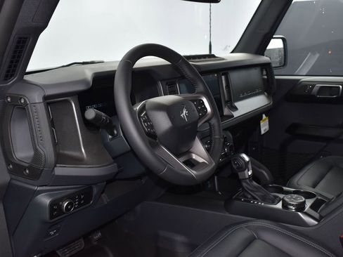 New 2025 Ford Bronco Badlands image 8