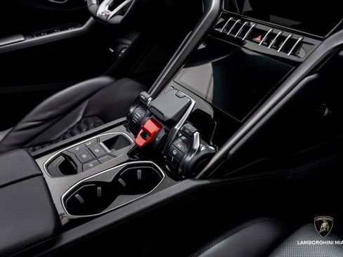 Used 2024 Lamborghini Urus S image 51