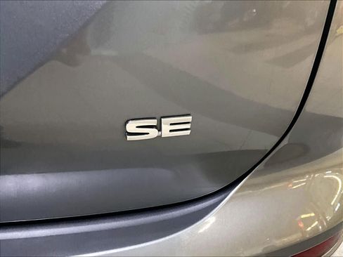 Used 2023 Mitsubishi Outlander SE image 29