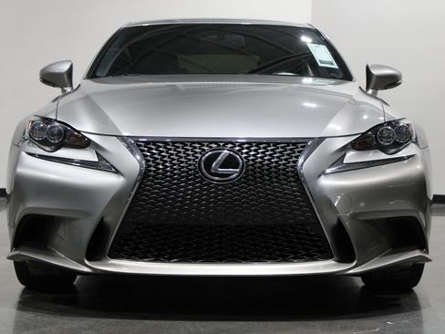 Used 2016 Lexus IS 200t image 3