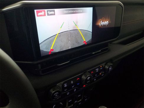 Used 2025 Jeep Wrangler Unlimited Rubicon image 20