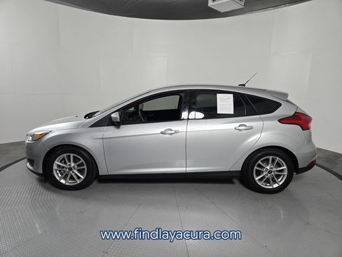 Used 2018 Ford Focus SE FWD image 3