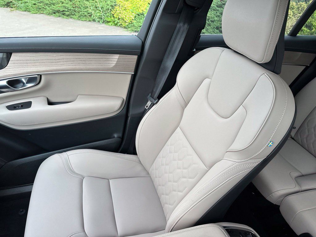 Certified 2026 Volvo XC90 B6 Plus AWD/4WD image 36