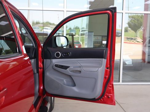 Used 2012 Toyota Tacoma 4x4 Double Cab w/ TRD Sport Pkg image 36