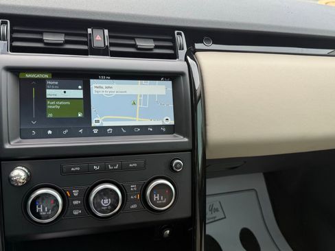 Used 2019 Land Rover Discovery SE image 48