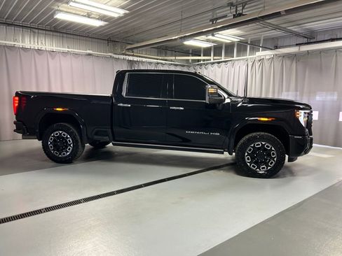 Used 2025 GMC Sierra 3500 Denali Ultimate image 8