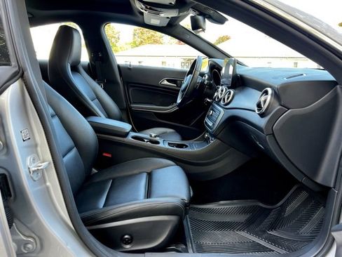 Used 2017 Mercedes-Benz CLA 250 image 29