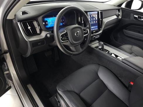 Certified 2025 Volvo XC60 B5 Plus AWD/4WD image 16