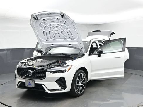 Used 2024 Volvo XC60 B5 Plus w/ Protection Package Premier AWD/4WD image 48