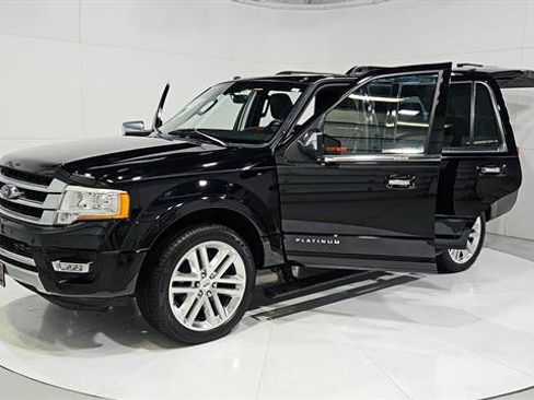Used 2017 Ford Expedition Platinum RWD image 30