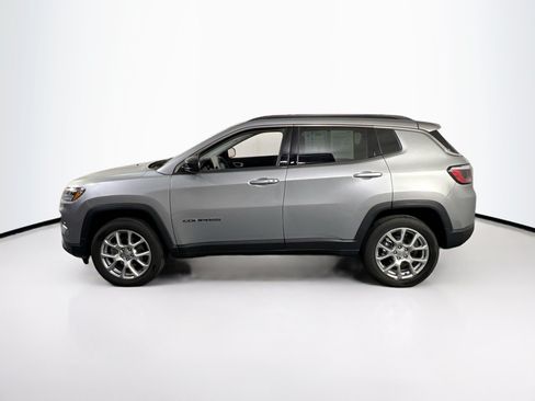 Used 2022 Jeep Compass Latitude AWD/4WD image 8
