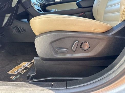 Used 2023 Ford Edge SEL image 16