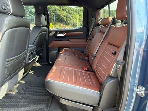 Used 2025 GMC Sierra 1500 Denali Ultimate AWD/4WD image 13