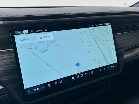 Used 2022 Rivian R1T Adventure image 43