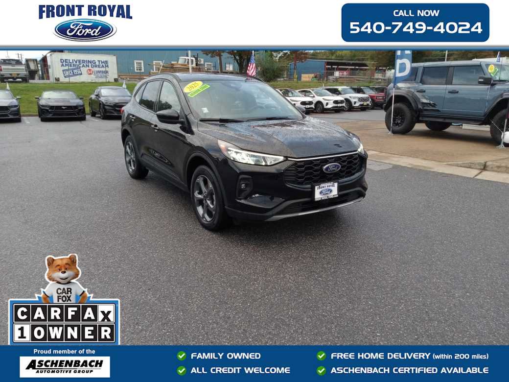 Used 2025 Ford Escape ST-Line Select AWD/4WD image 1