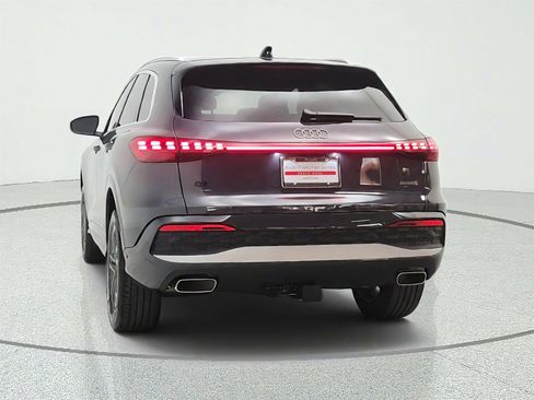 Used 2025 Audi Q5 Premium w/ Convenience Package AWD/4WD image 6