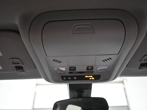 Used 2023 Chevrolet Equinox LT FWD image 12