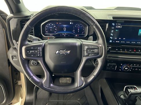 Used 2023 Chevrolet Silverado 1500 ZR2 image 10