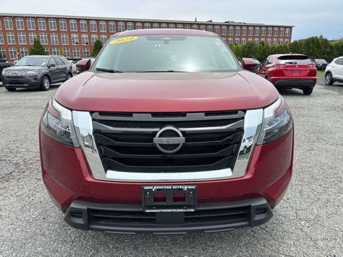 Used 2024 Nissan Pathfinder SV AWD/4WD image 2