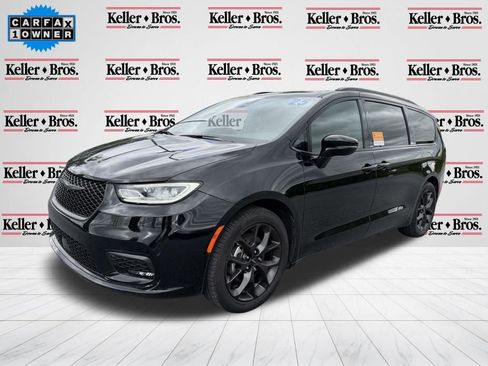 Used 2025 Chrysler Pacifica Limited FWD image 3