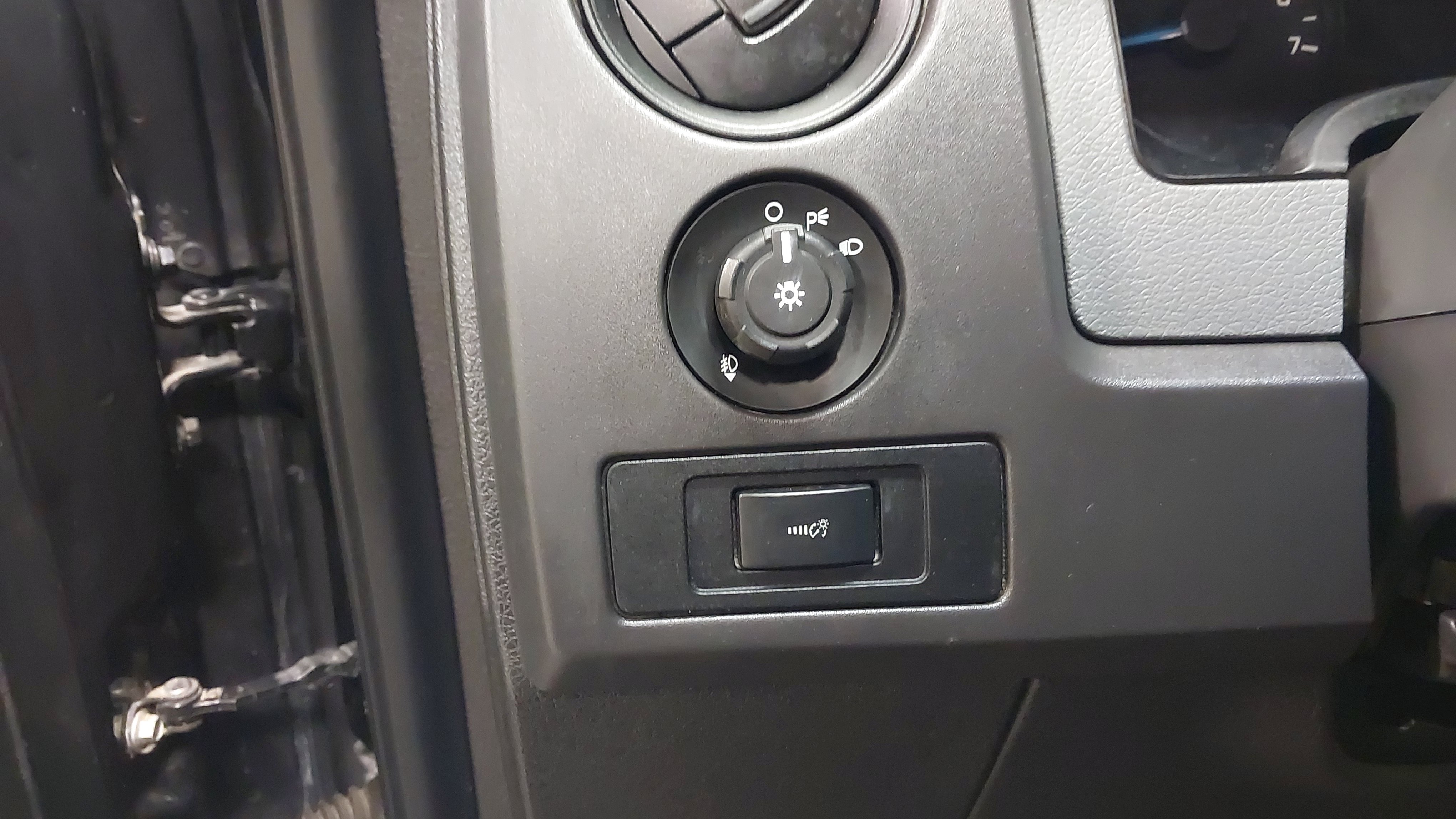 Used 2013 Ford F150 STX w/ Mid Equipment Group AWD/4WD image 22