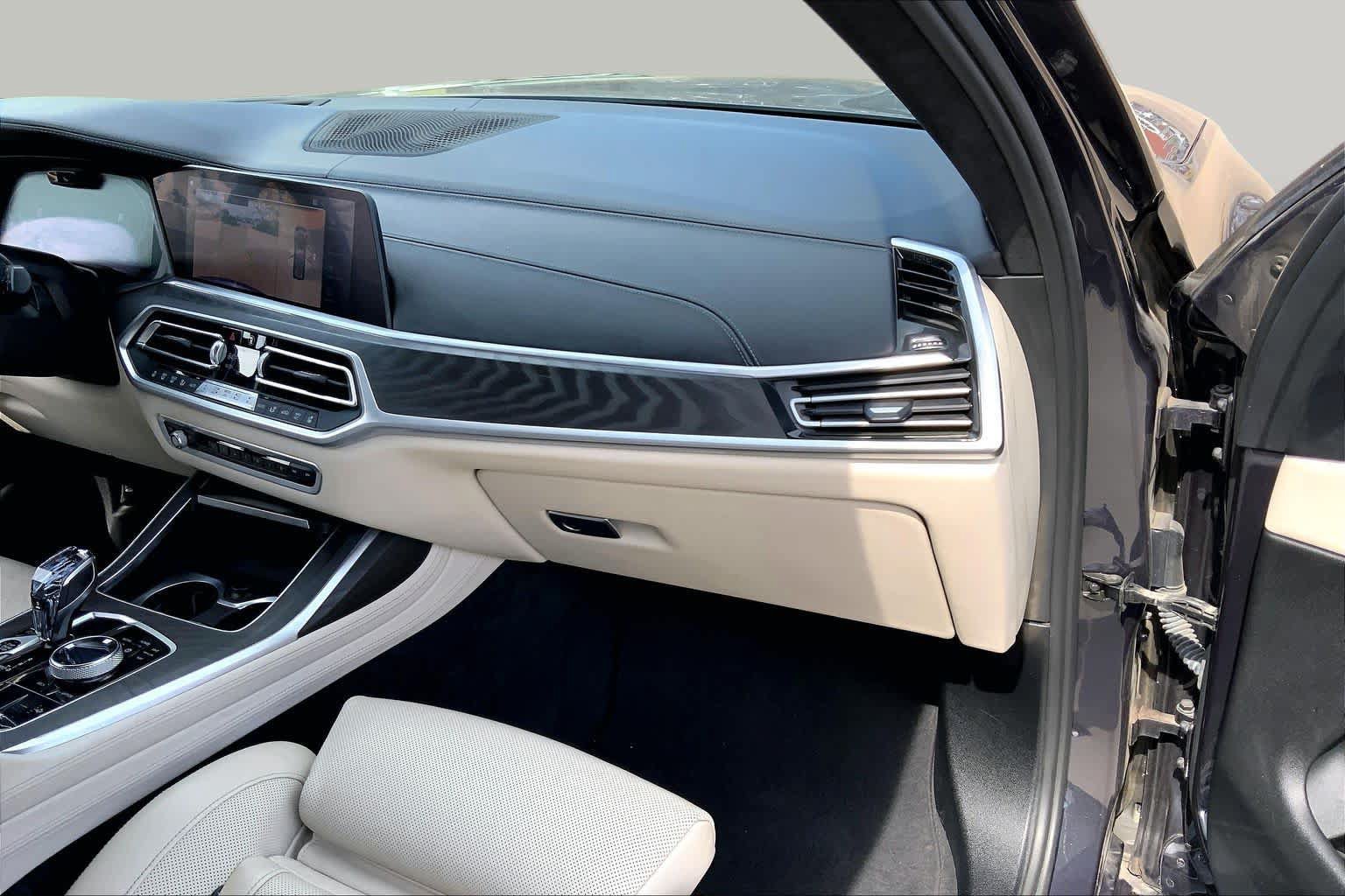 Used 2020 BMW X7 xDrive40i w/ M Sport Package AWD/4WD image 17