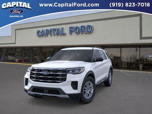 New 2025 Ford Explorer Active image 2
