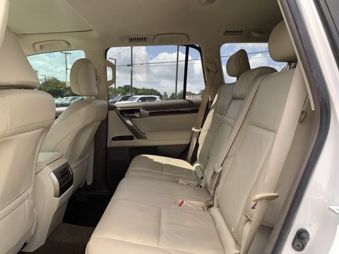 Used 2015 Lexus GX 460 w/ Premium Package AWD/4WD image 32