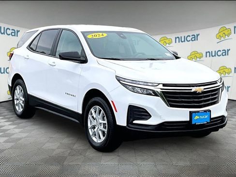 Used 2024 Chevrolet Equinox LS w/ LS Convenience Package AWD/4WD image 1