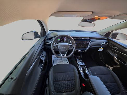 Used 2023 Chevrolet Bolt EUV LT w/ Driver Confidence Package image 12