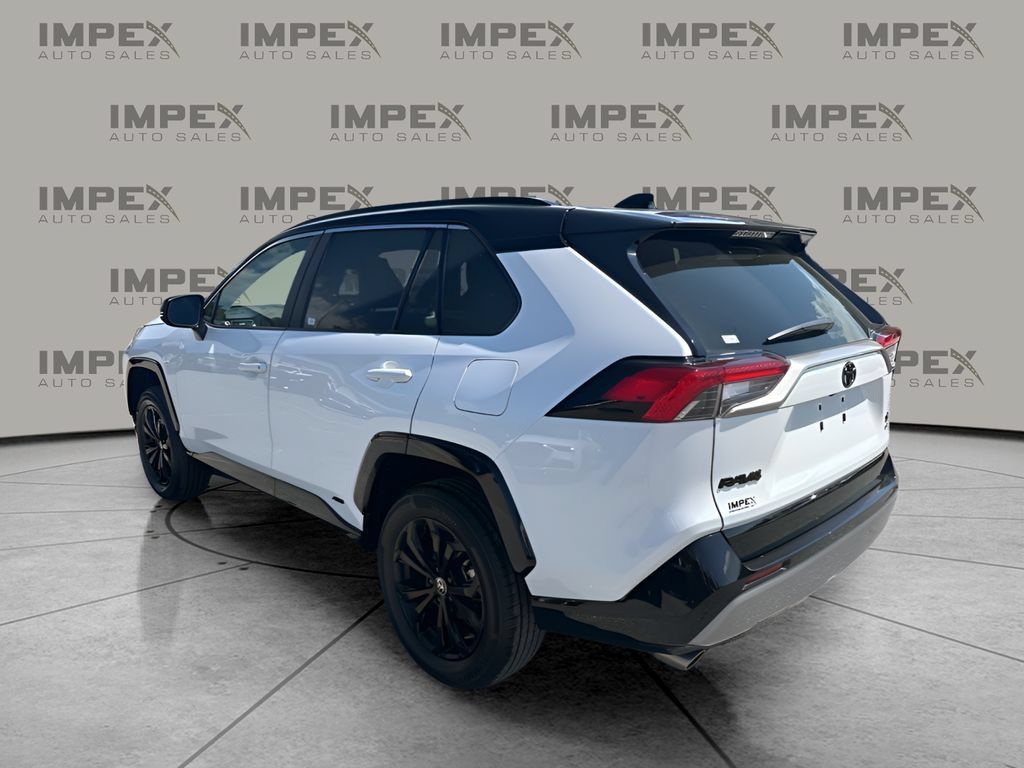 Used 2025 Toyota RAV4 XSE w/ Weather Package AWD/4WD image 3