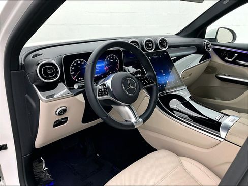 Certified 2024 Mercedes-Benz GLC 300 image 19