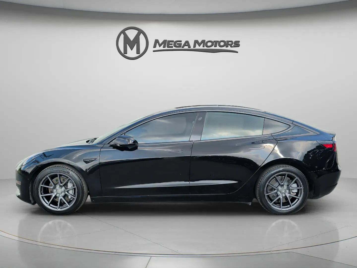 Used 2022 Tesla Model 3 Standard Range RWD image 3