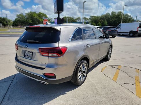 Used 2019 Kia Sorento EX w/ EX Premium Package FWD image 5