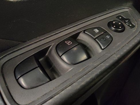 Used 2021 Nissan Versa SV FWD image 27