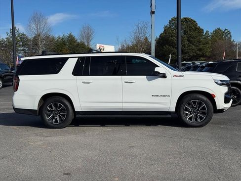 Used 2022 Chevrolet Suburban Z71 w/ Z71 Off-Road Package image 2