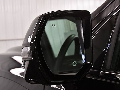 Used 2023 Chevrolet Tahoe High Country image 13