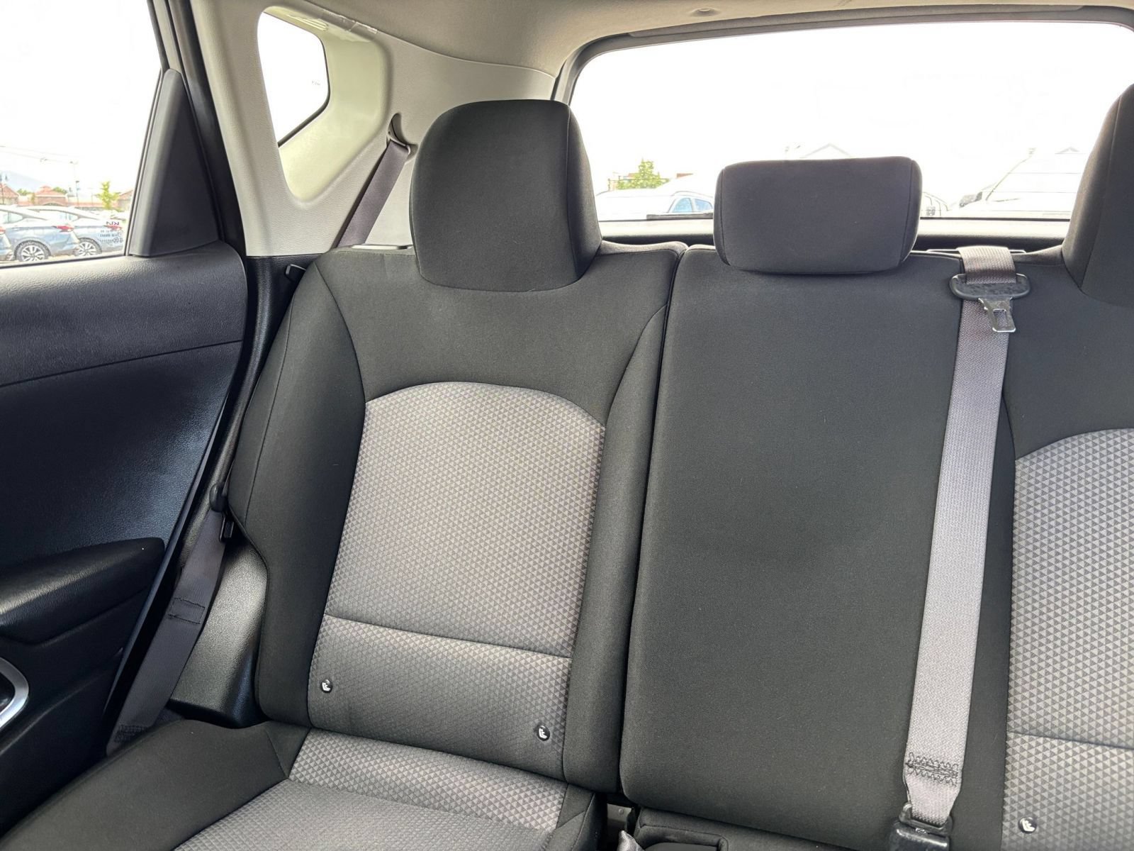 Used 2025 Kia Soul LX w/ LX Technology Package FWD image 36