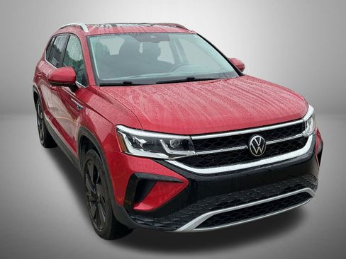 Used 2024 Volkswagen Taos SEL AWD/4WD image 2
