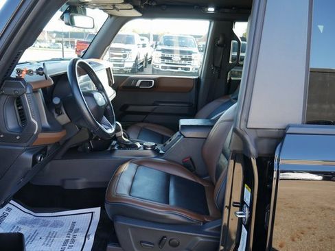 Used 2024 Ford Bronco Outer Banks image 2