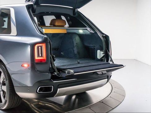 Used 2024 Rolls-Royce Cullinan AWD/4WD image 32