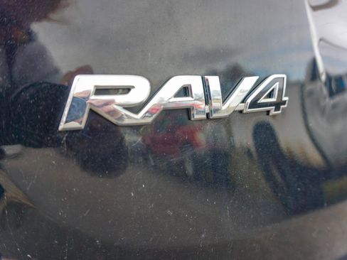 Used 2015 Toyota RAV4 LE image 5