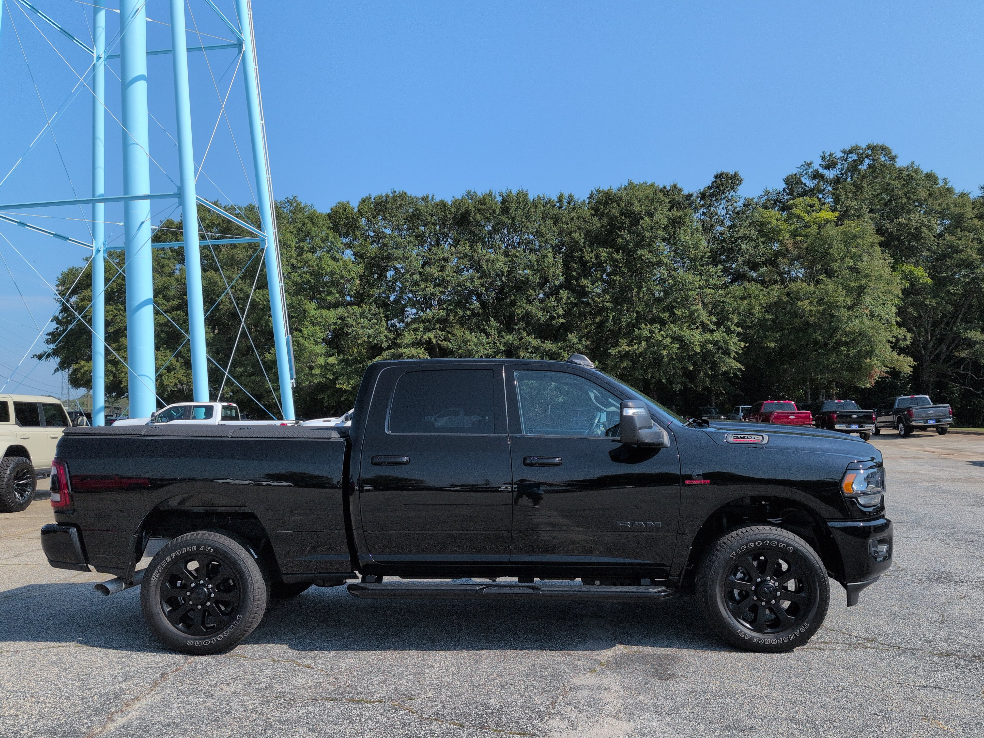 Certified 2024 RAM 2500 Big Horn w/ Night Edition AWD/4WD image 2