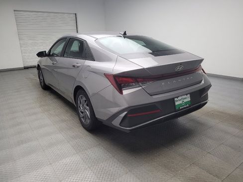 Used 2024 Hyundai Elantra SEL FWD image 5