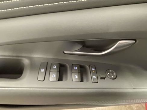 Certified 2025 Hyundai Elantra Sport image 14