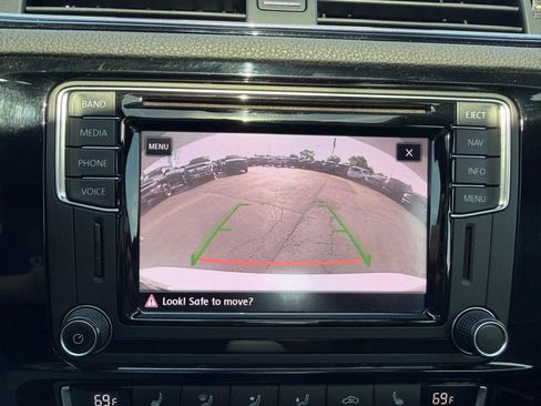 Used 2017 Volkswagen Jetta GLI FWD image 12