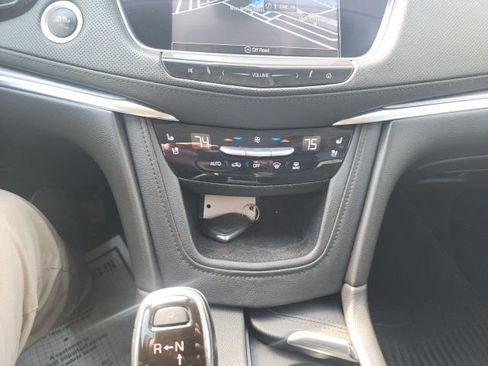 Used 2018 Cadillac XT5 Premium Luxury w/ Driver Assist Package image 18